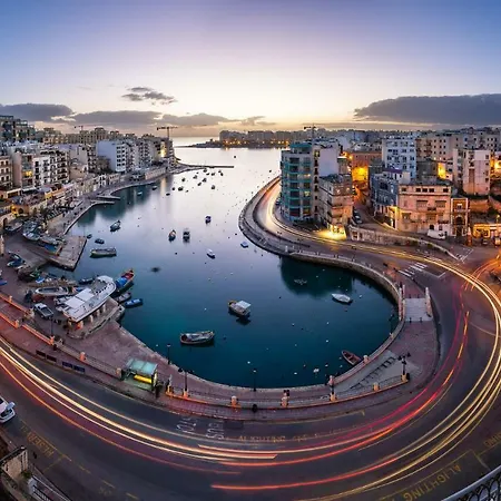Cozy In An Amazing Location * Sliema