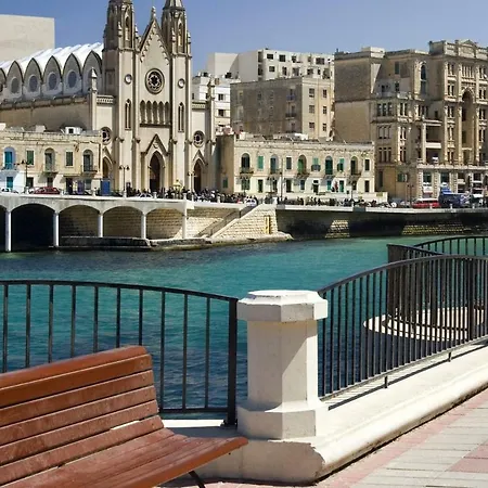 Cozy In An Amazing Location Apartment Sliema